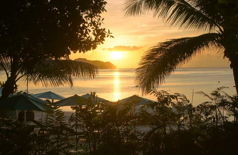 Guam Reef Hotel Tumon Exterior foto